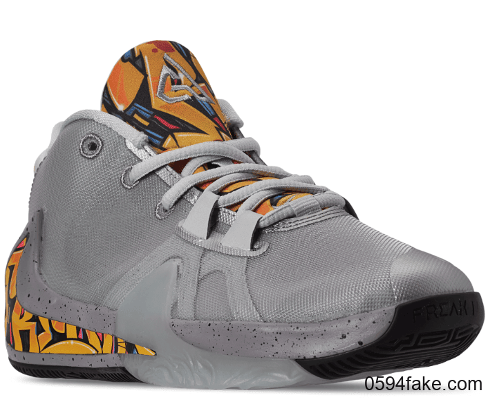 Nike Zoom Freak 1又有新配色登场！鞋舌个性涂鸦！大底反钩也不例外！ 货号：BQ5633-005