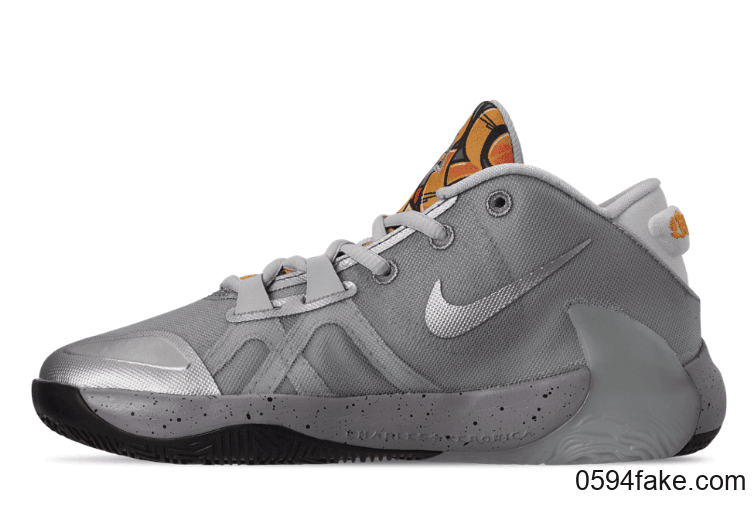 Nike Zoom Freak 1又有新配色登场！鞋舌个性涂鸦！大底反钩也不例外！ 货号：BQ5633-005