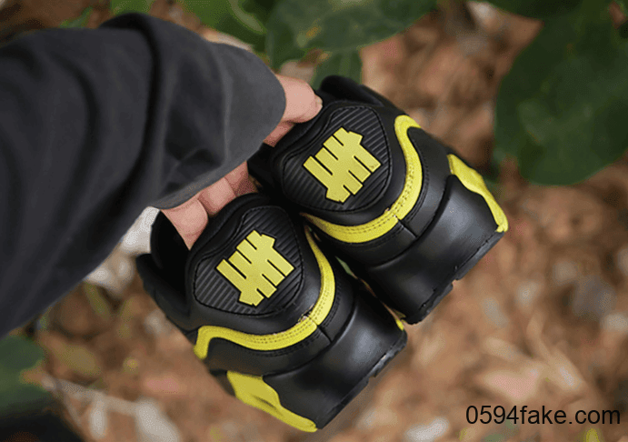 Undefeated x Nike Air Max 90又一配色曝出实物图！明日发售！