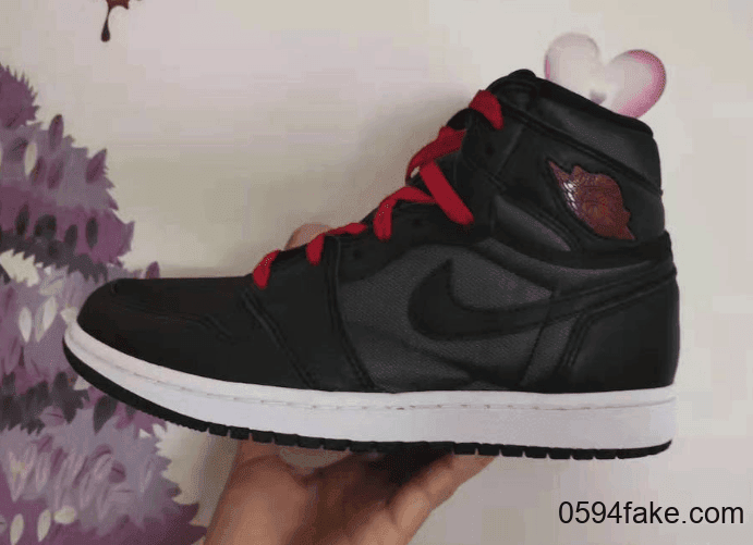 Air Jordan 1新配色实物图曝光！看完你会入手吗？ 货号：555088-060