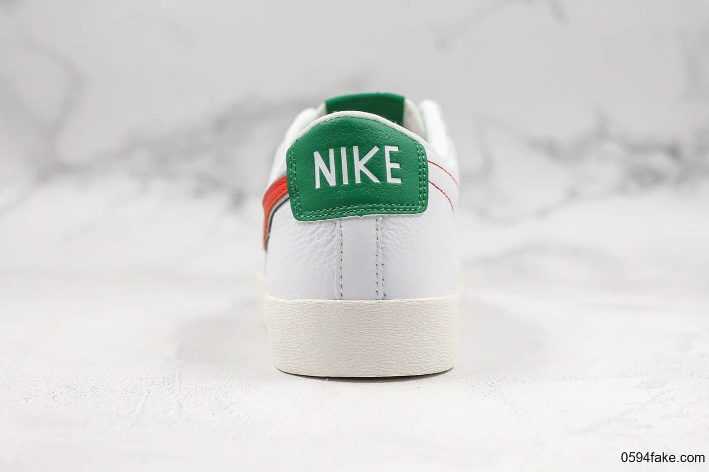 耐克Stranger Things x Nike Blazer Low “Hawkins High”怪奇物语联名开拓者低帮板鞋白绿橘限定配色真标带半码带防尘纸、支撑可充正 货号：454471-100