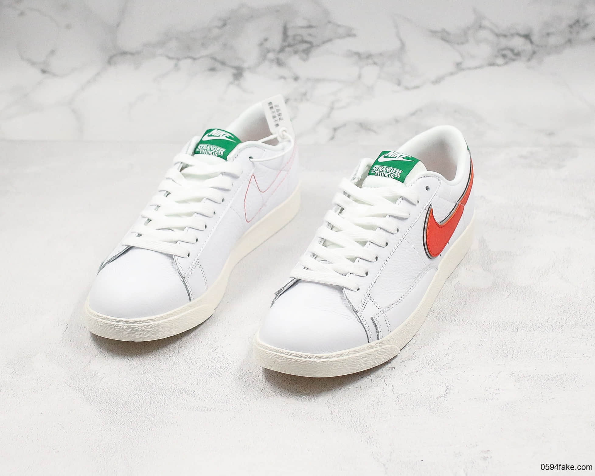 耐克Stranger Things x Nike Blazer Low “Hawkins High”怪奇物语联名开拓者低帮板鞋白绿橘限定配色真标带半码带防尘纸、支撑可充正 货号：454471-100