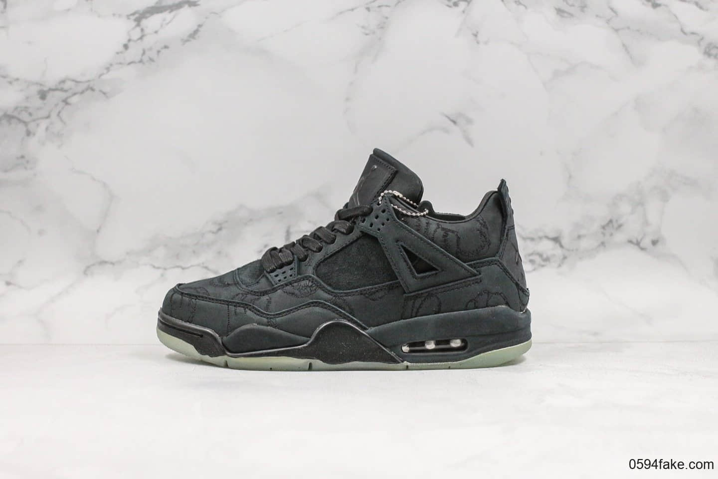 乔丹Air Jordan 4 x Kaws “Triple Black”涂鸦大师联名黑麂皮公司级带半码原鞋开模真标真盒 货号：930155-001