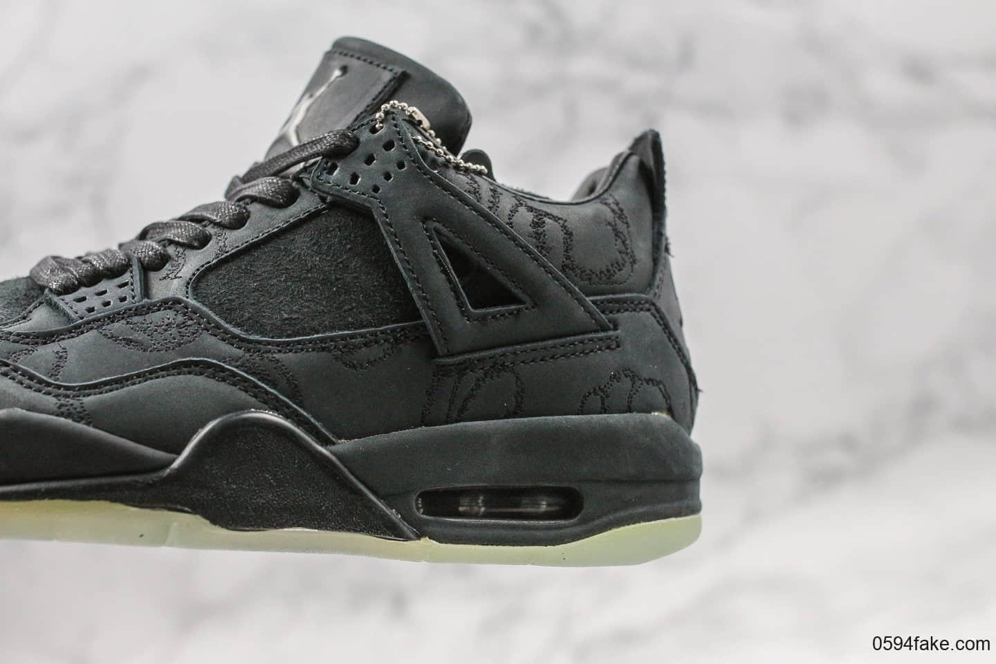 乔丹Air Jordan 4 x Kaws “Triple Black”涂鸦大师联名黑麂皮公司级带半码原鞋开模真标真盒 货号：930155-001