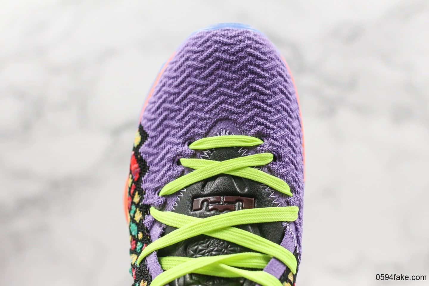耐克Nike LeBron XVII纯原版本詹姆斯17鸳鸯配色实战运动篮球鞋原厂缓震科技 货号：BQ3177-900