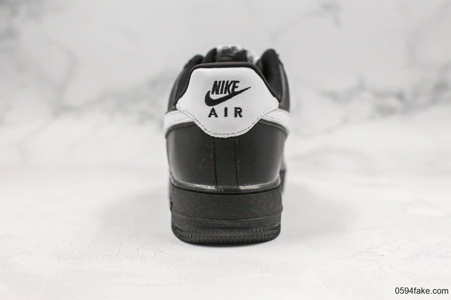 耐克Nike Air Force 1 Low Retro QS FRIDAY纯原版本星期五空军一号黑白原厂头层皮内置气垫区别市面通货版本 货号：CQ0492-001