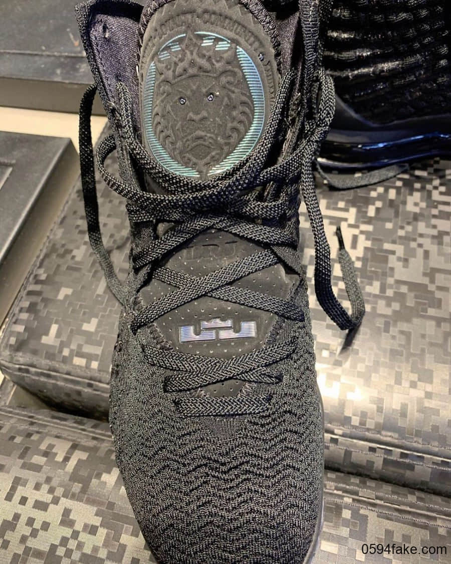 LeBron 17再迎新配色！完了完了！是心动的感觉！