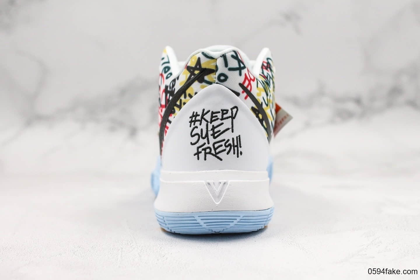 耐克Nike Kyrie5 GS Keep Sue Fresh纯原版本欧文5涂鸦配色实战篮球鞋内置气垫原鞋开模 货号：CW4403-100
