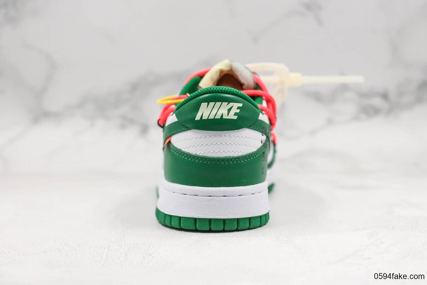 耐克off-White x Futura x Nike SB Dunk纯原版本OW联名市面唯一正确原装版本内标全部客供原厂 货号：CT0856-100