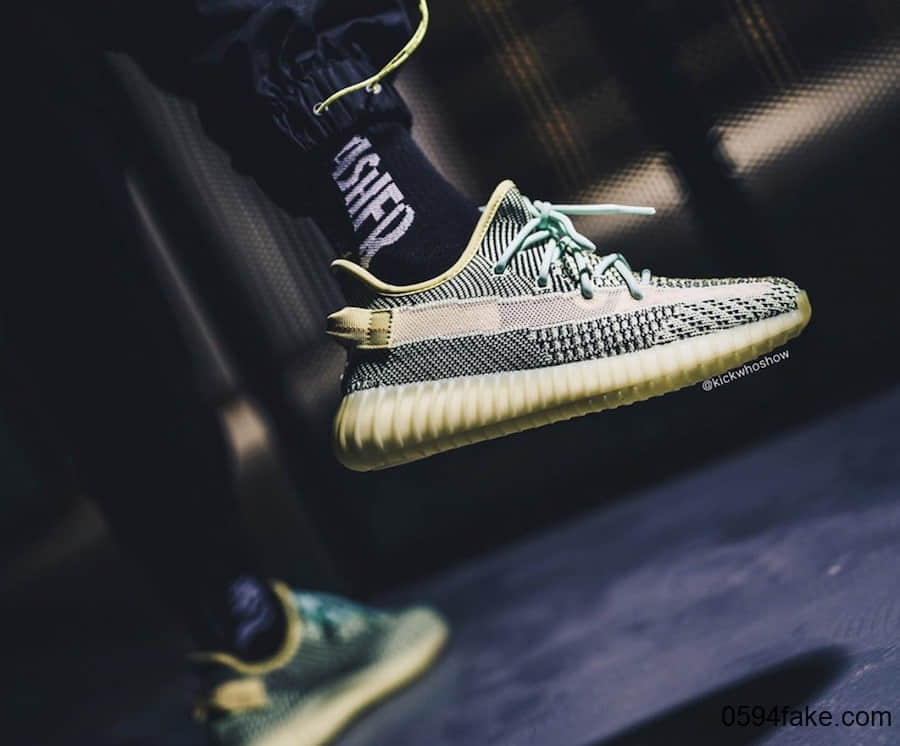 Yeezy Boost 350 V2 “Yeezreel”上脚图来了！超抢眼有没有！