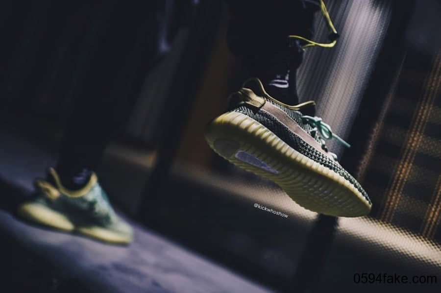 Yeezy Boost 350 V2 “Yeezreel”上脚图来了！超抢眼有没有！