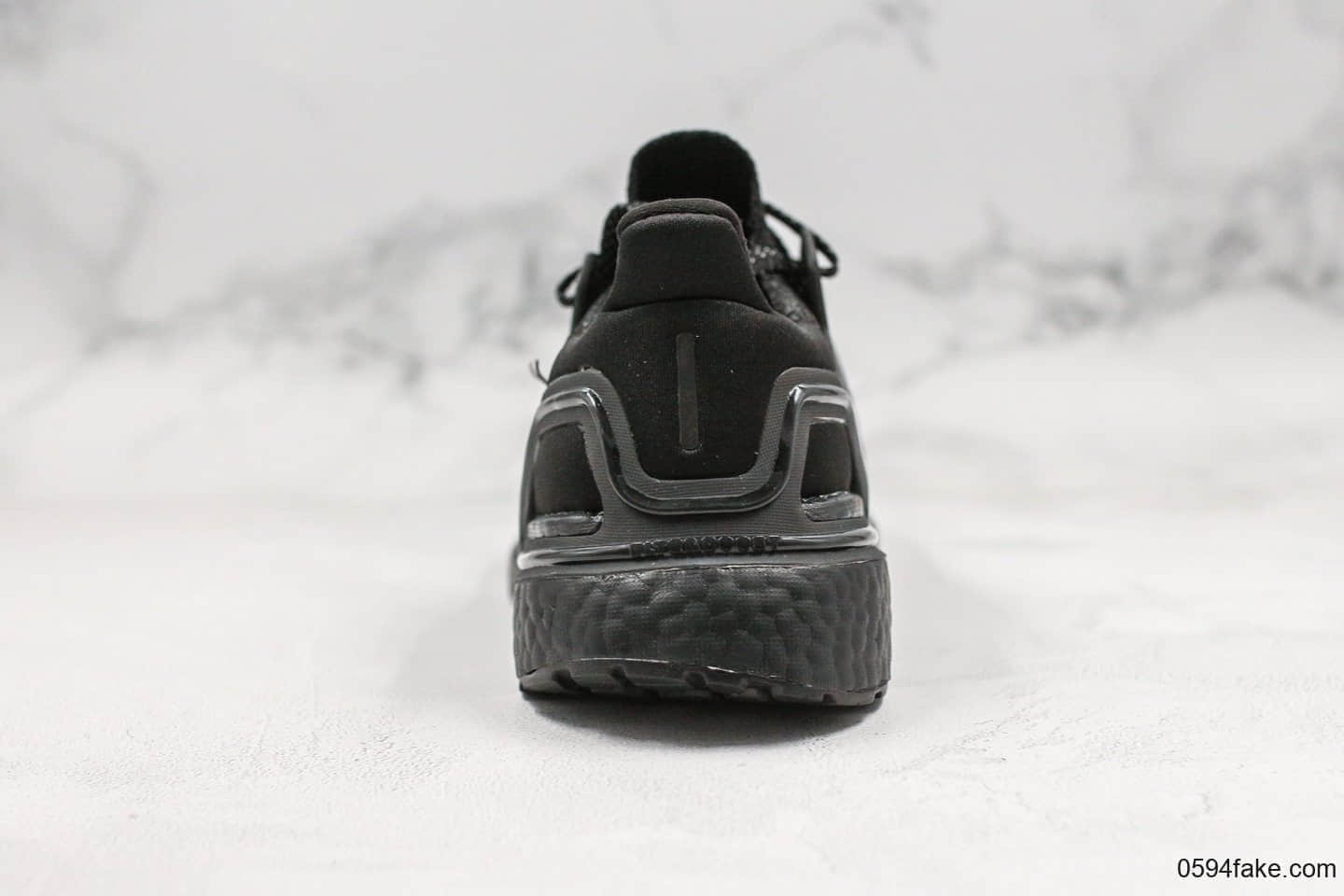 阿迪达斯AdidasUltraBoost19 CONSORTIUM纯原版本全新一代UB6.0限定配色黑满天星原厂官方同步boost材质全新鞋面科技 货号：EG0708
