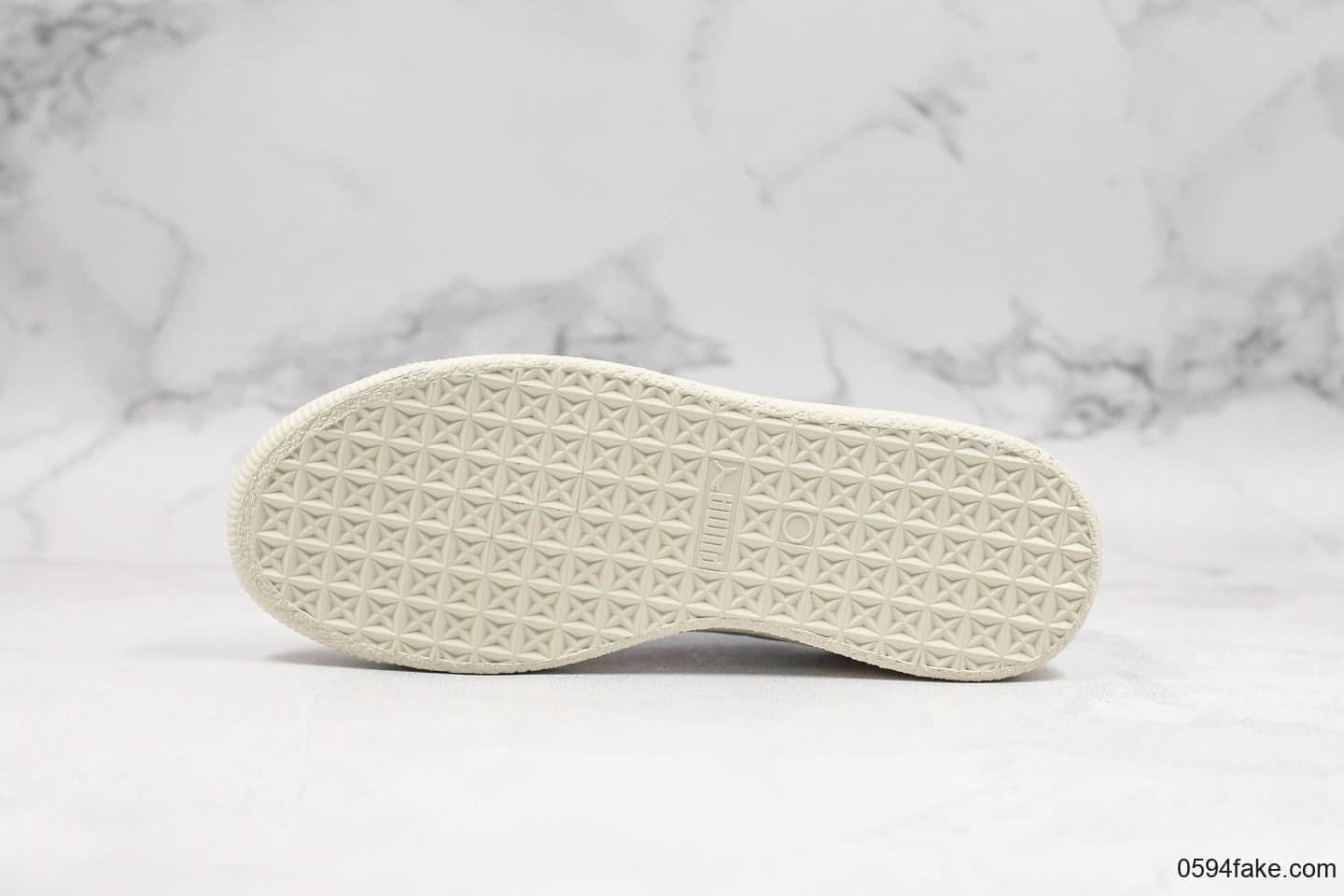 彪马Puma Basket Trim全新首发小白鞋纯原版本原装全头层牛皮搭配海玻璃鞋垫 货号：368387-01