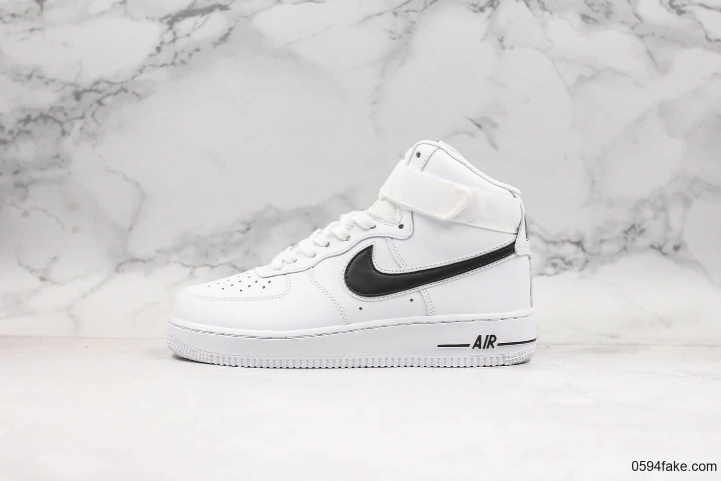 耐克Nike Air Force 1 High ’07纯原版本高帮空军一号海外发售款黑白内置全掌气垫 货号：AT4141-108