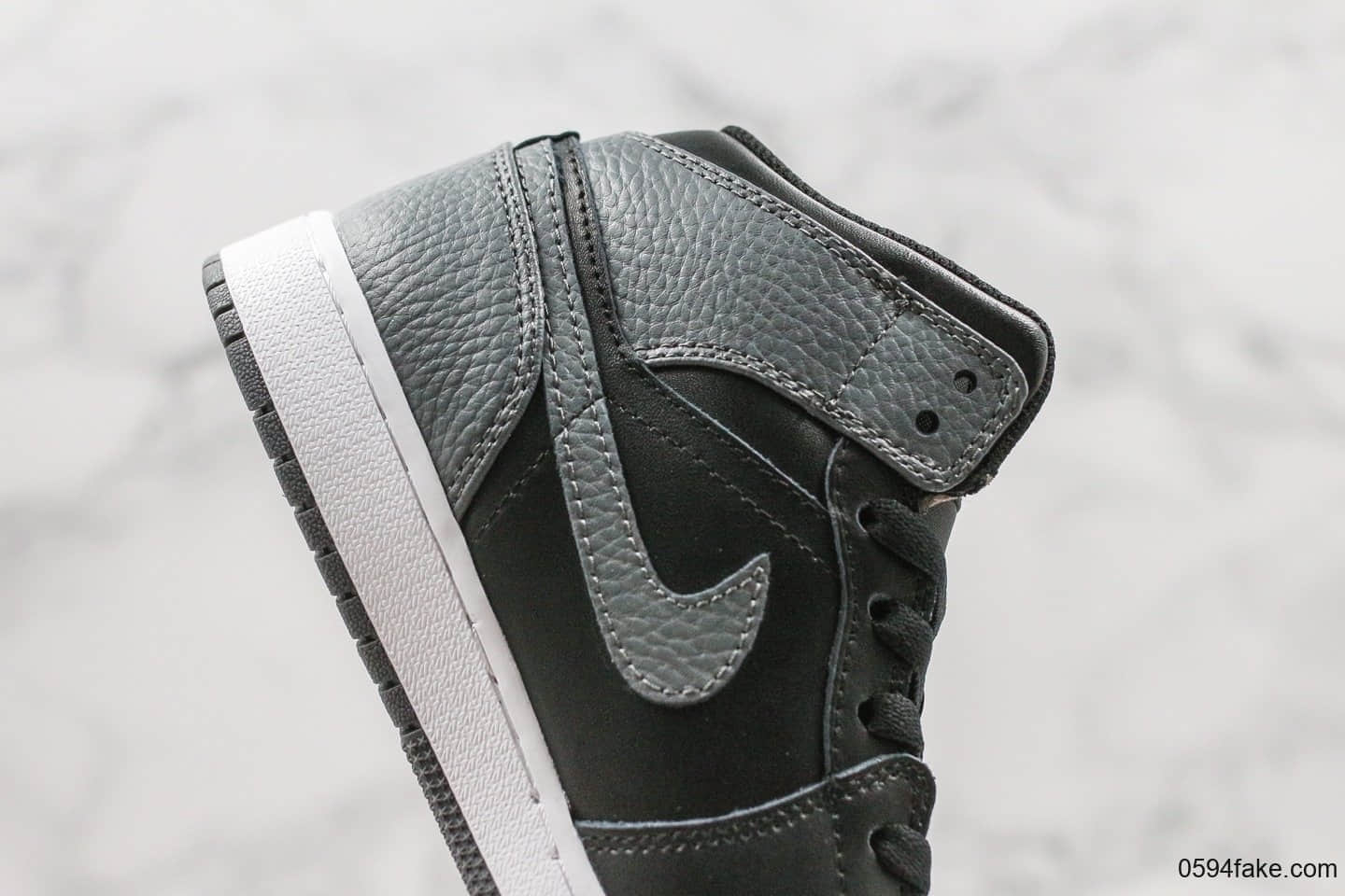 乔丹Air Jordan 1 mid实战篮球鞋中帮AJ1影子灰纯原带半码原厂渠道全新批次定制皮料 货号：554725-041