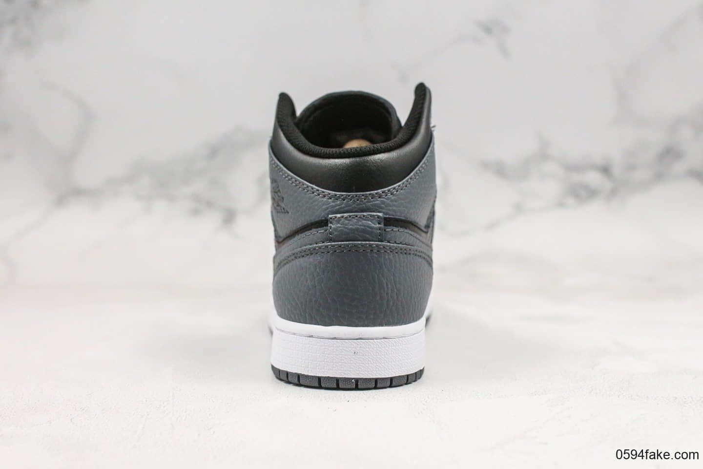 乔丹Air Jordan 1 mid实战篮球鞋中帮AJ1影子灰纯原带半码原厂渠道全新批次定制皮料 货号：554725-041