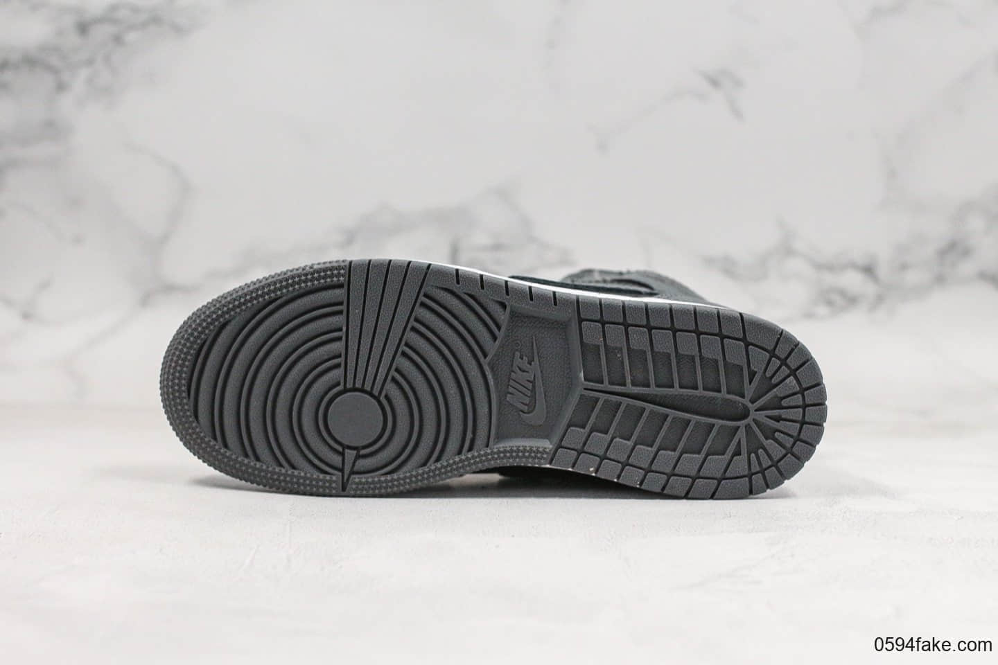 乔丹Air Jordan 1 mid实战篮球鞋中帮AJ1影子灰纯原带半码原厂渠道全新批次定制皮料 货号：554725-041