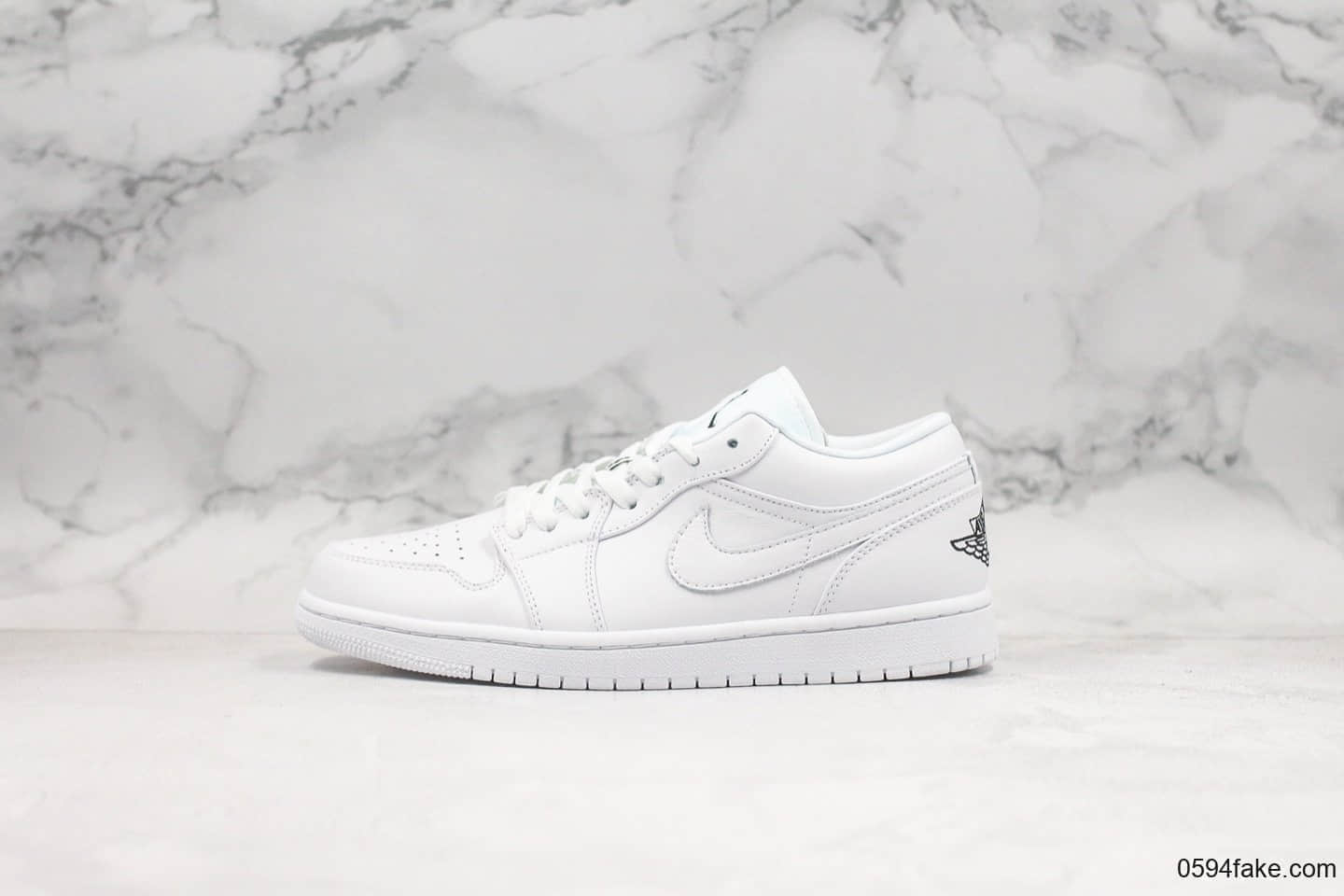 耐克Nike Air Jordan 1 Low GS公司级版本乔丹AJ1低帮纯白黑标后张sole气垫原鞋开模 货号：553560-101