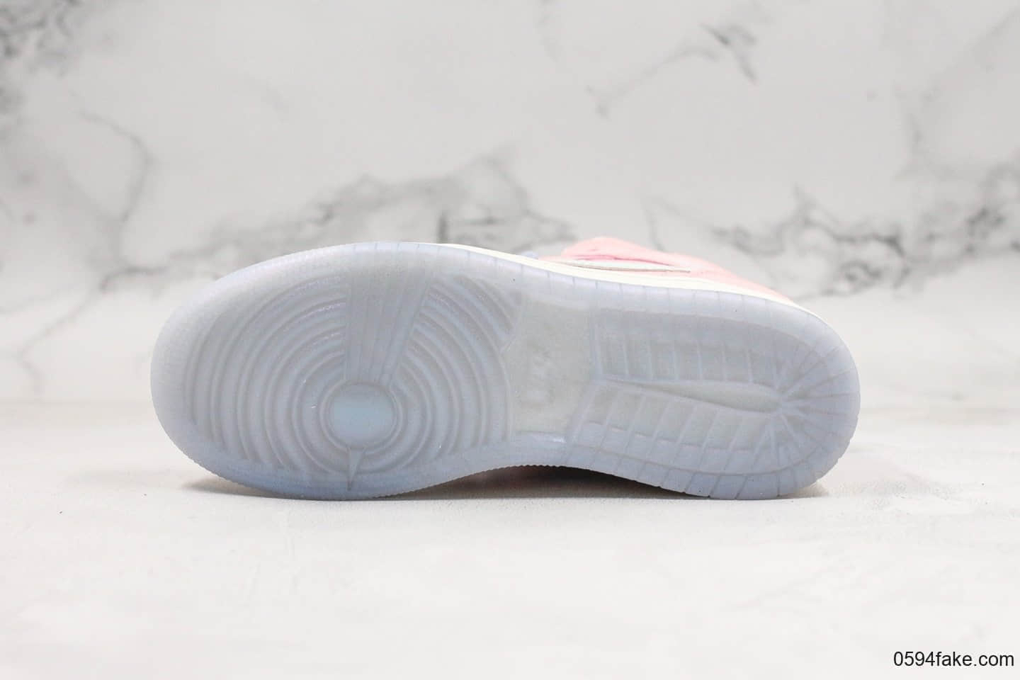 乔丹Nike Wmns Air Jordan 1 Ret Hi Prem纯原版本荧光粉AJ1反光乔1粉色满天星原鞋开模区别市面通货版本 货号：555112-600