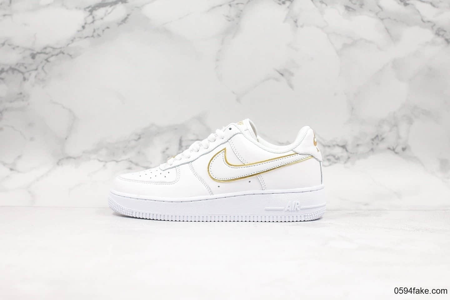 耐克Nike Air Force 1'07 LV8公司级版本低帮空军一号新镭射金边板鞋原标原盒半码齐全全掌气垫加持 货号：AO2132-101