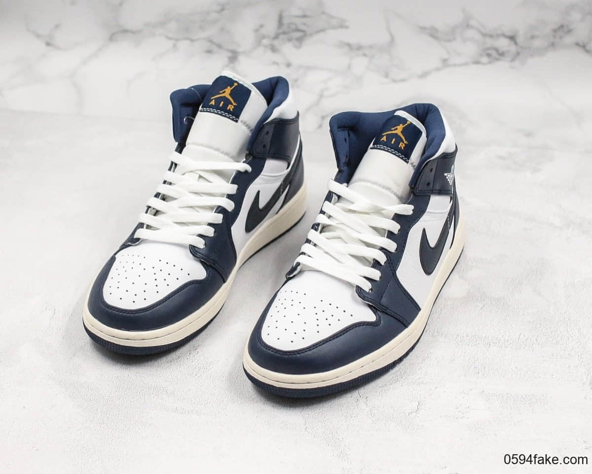 乔丹Air Jordan 1 Mid纯原版本中帮黑耀石AJ1原盒原标原档案数据开发鞋面全头层荔枝纹 货号：554724-174