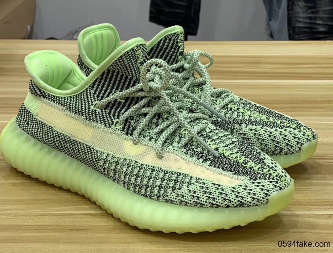  Yeezy Boost 350 V2“ Yeezreel”最新实物图来了！吸睛利器就是它没错了！