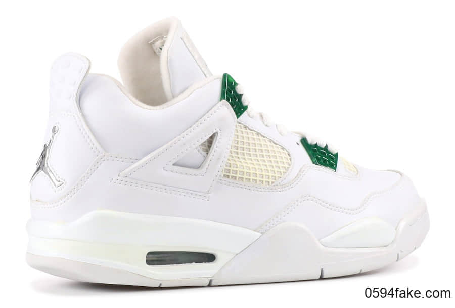 时隔15年终于复刻！这双Air Jordan 4 “Pine Green”你一定不能错过！ 货号：CT8527-113