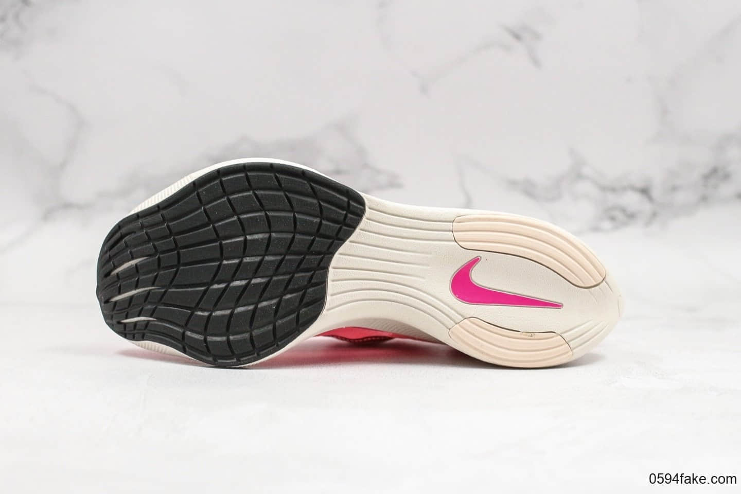 耐克Nike ZoomX Vaporfly Next%公司级版本轻量化登月马拉松跑鞋内置气垫原档案数据开发 货号：AO4568-105