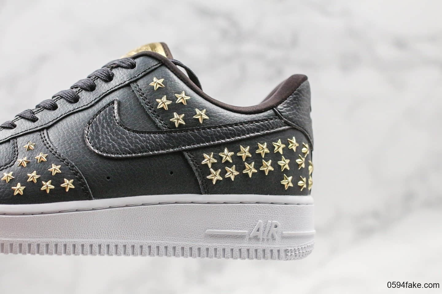 耐克Nike Air Force 1“Stars Pack”空军一号金属铆钉休闲运动板鞋公司级带半码高规格荔枝纹皮革 货号：AR0639-100