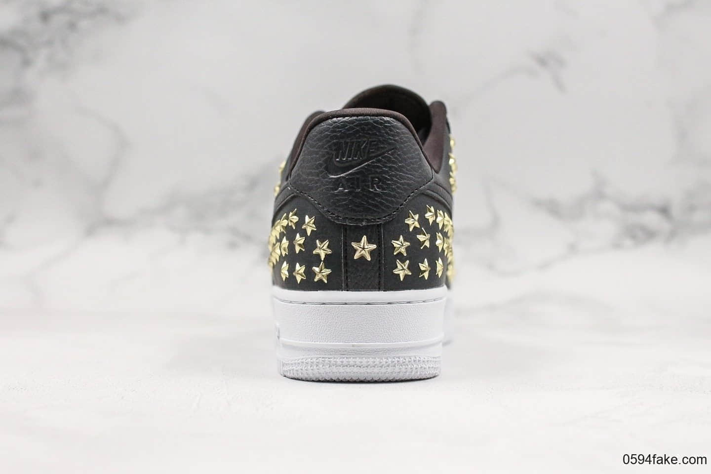 耐克Nike Air Force 1“Stars Pack”空军一号金属铆钉休闲运动板鞋公司级带半码高规格荔枝纹皮革 货号：AR0639-100