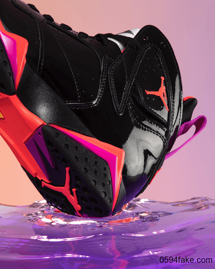 全漆皮鞋面Air Jordan 7月底发售！酷毙了！ 货号：313358-006