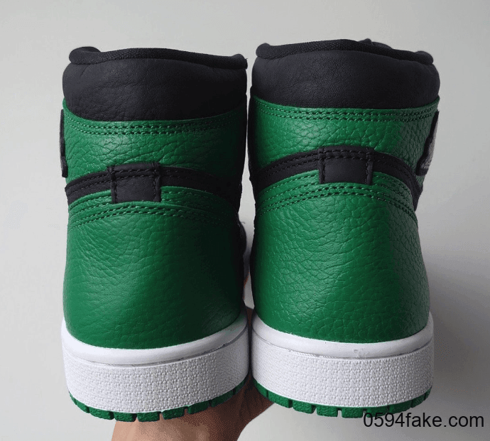 黑绿Air Jordan 1释出最新实物图！明年发售！ 货号：555088-030