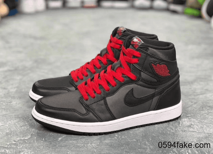 Air Jordan 1“ Black Satin”释出最新实物图！看完你心动了吗？ 货号：555088-060