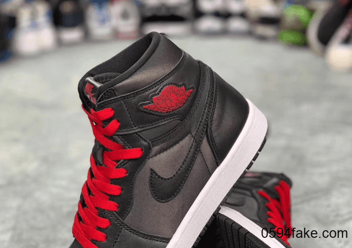 Air Jordan 1“ Black Satin”释出最新实物图！看完你心动了吗？ 货号：555088-060