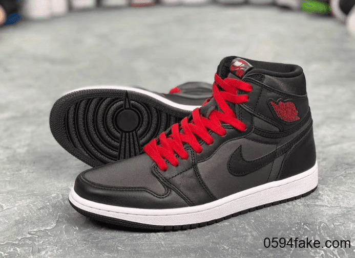 Air Jordan 1“ Black Satin”释出最新实物图！看完你心动了吗？ 货号：555088-060