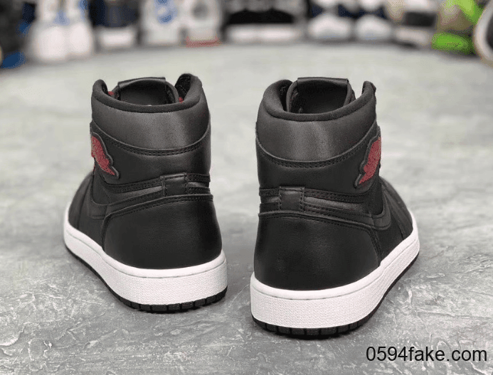 Air Jordan 1“ Black Satin”释出最新实物图！看完你心动了吗？ 货号：555088-060