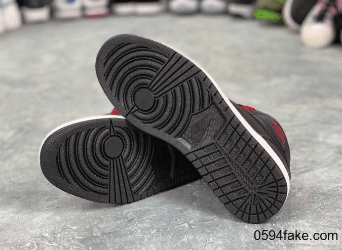 Air Jordan 1“ Black Satin”释出最新实物图！看完你心动了吗？ 货号：555088-060