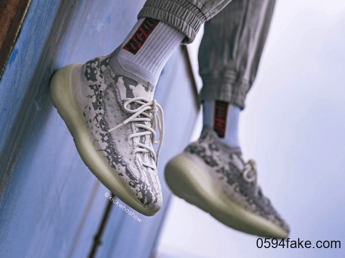 Yeezy Boost 380“ Alien”释出最新实物图和上脚美照！好看到发出土拨鼠尖叫！ 货号：FB6878