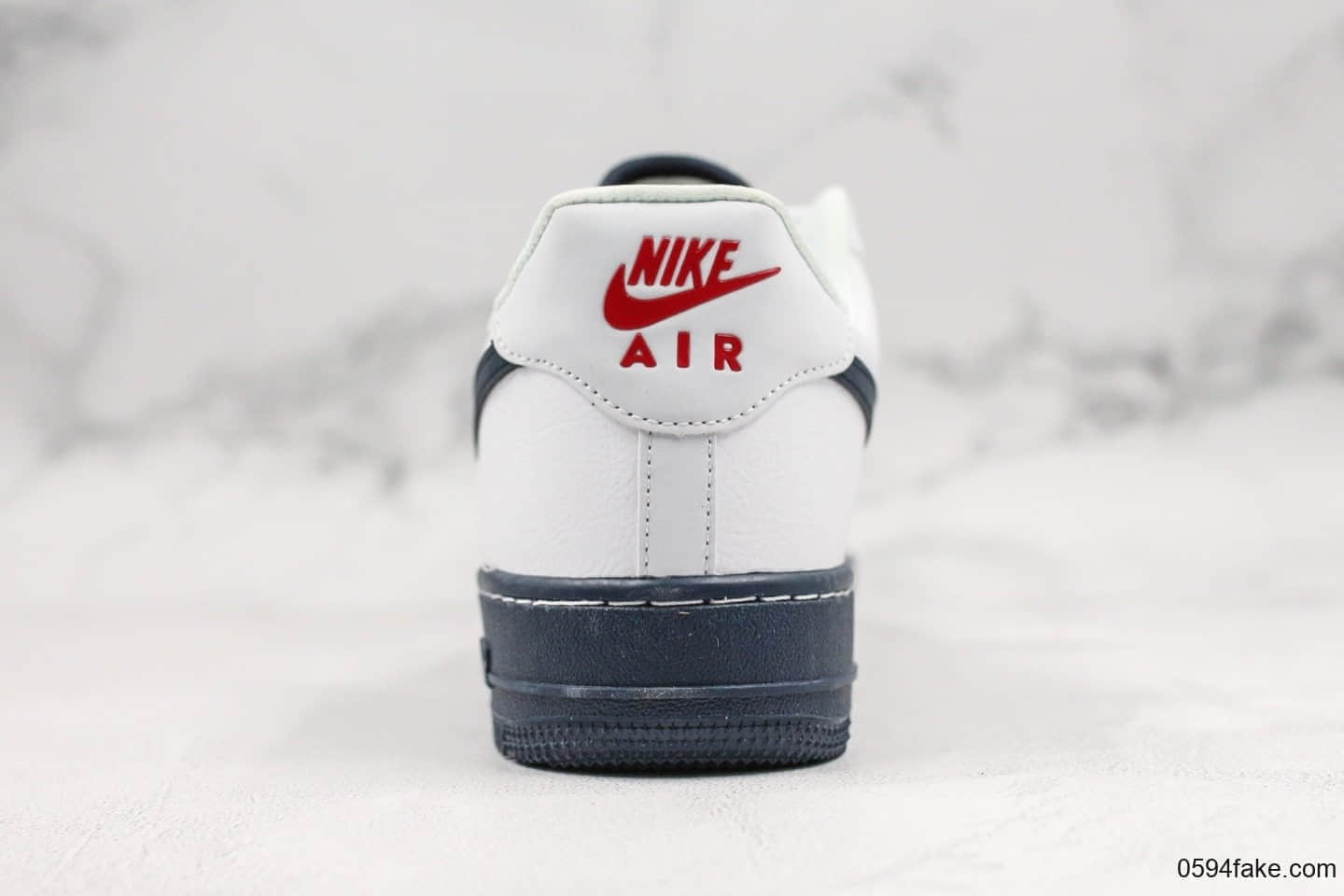 耐克Nike Air Force 1'07 Low纯原版本USA美国国旗白蓝低帮空军一号区别市面旧版本鞋型原盒配件中底带钢印 货号：CK5718-100