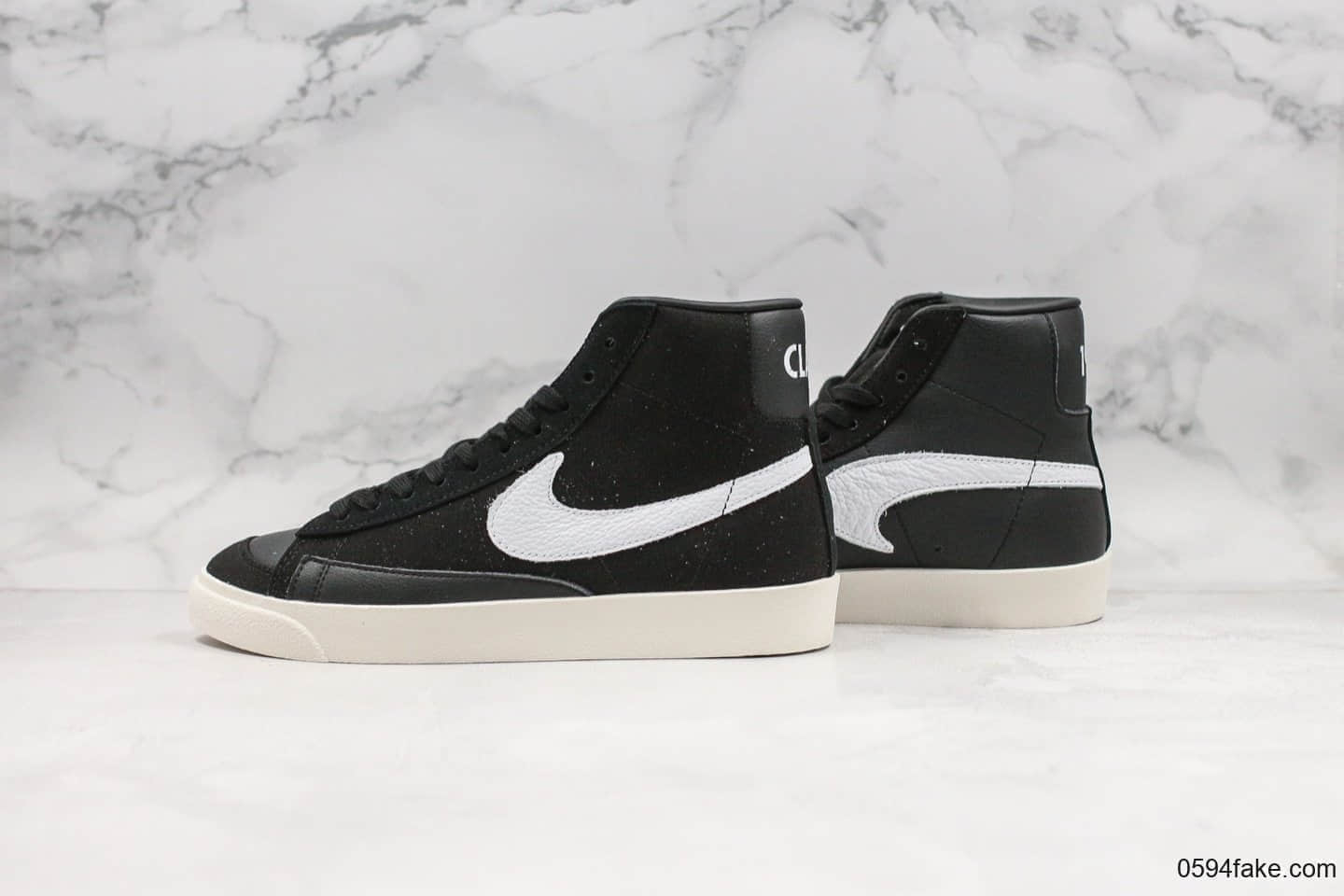 耐克Nike Blazer Mid Class 1977 x Slam Jam纯原版本高帮开拓者联名款经典开拓者高帮百搭休闲运动板鞋白灰黑帆布拼接鸳鸯钩设计 货号：CD8233-001