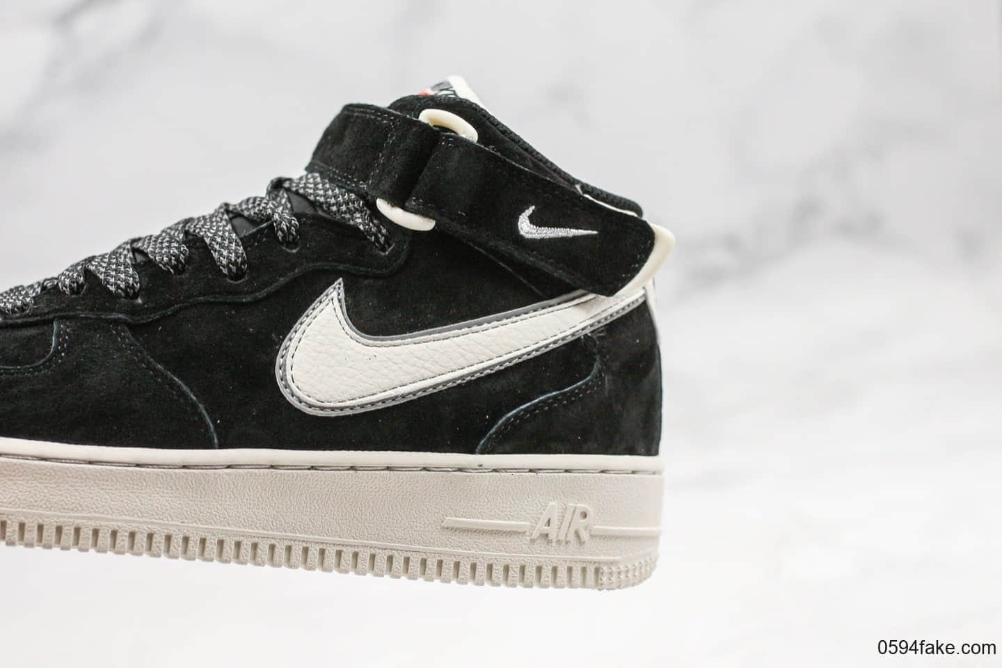 耐克Nike Air Force 1 Mid ’07纯原版本3M反光中帮空军一号黑满天星配色内置全掌sole气垫原盒原标原厂钢印 货号：AA1118-009