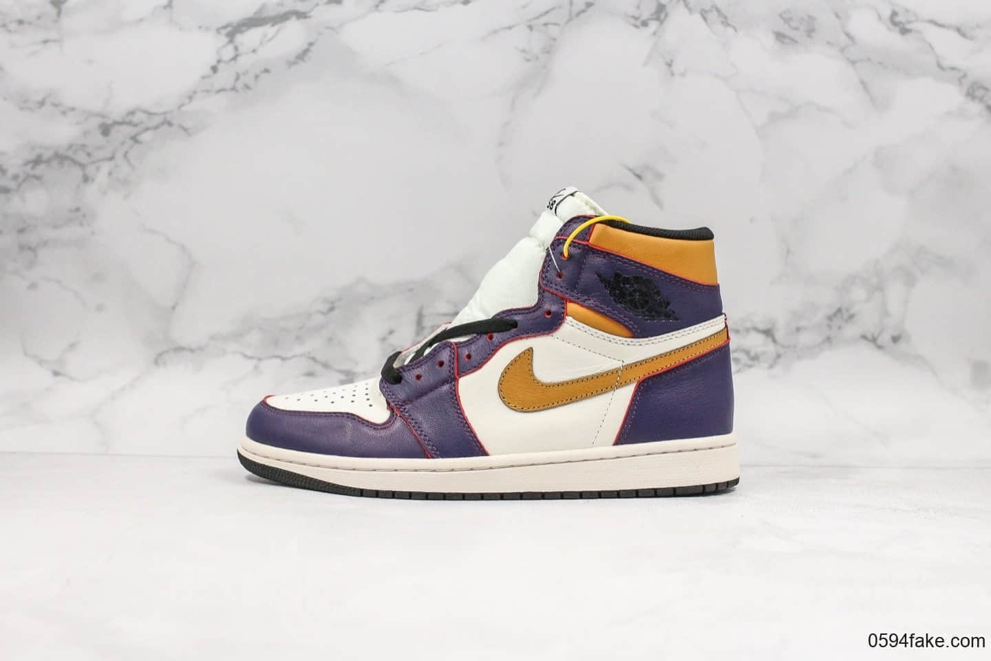 耐克Nike SB x AirJordan1 High OG Court Purple联名款乔1刮刮乐湖人黄紫配色原厂客供皮料原盒原标原鞋开模完美后跟定形 货号：CD6578-507