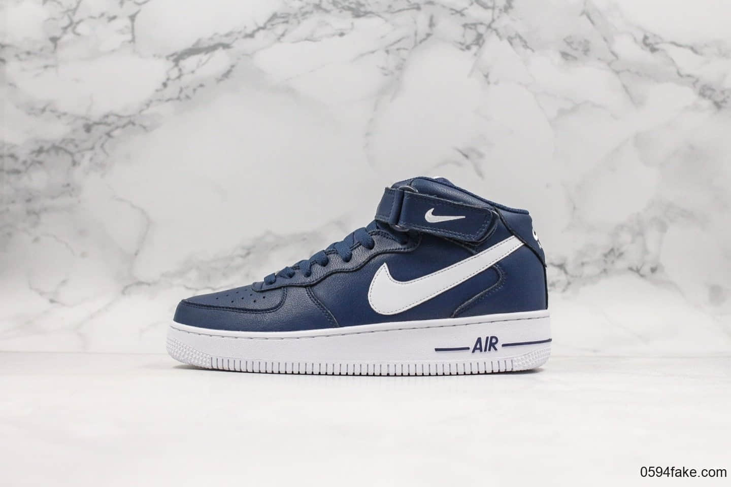 耐克Nike Air Force 1 Mid纯原版本中帮空军一号蓝白色定制原材料原鞋打版开模内置全掌气垫 货号：CK4370-400