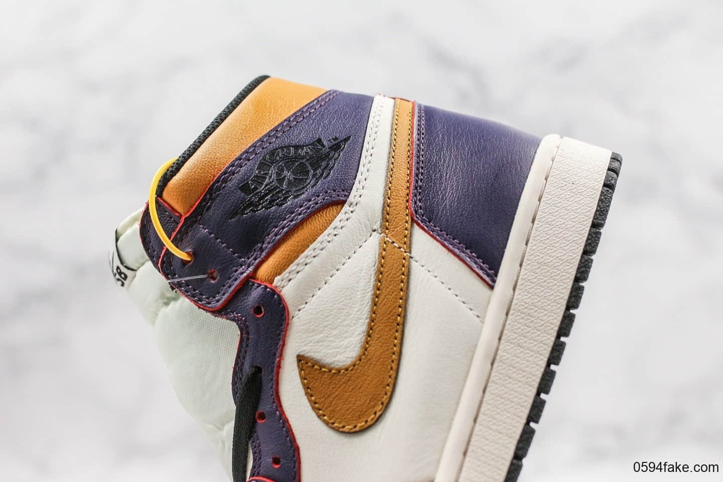 耐克Nike SB x AirJordan1 High OG Court Purple联名款乔1刮刮乐湖人黄紫配色原厂客供皮料原盒原标原鞋开模完美后跟定形 货号：CD6578-507