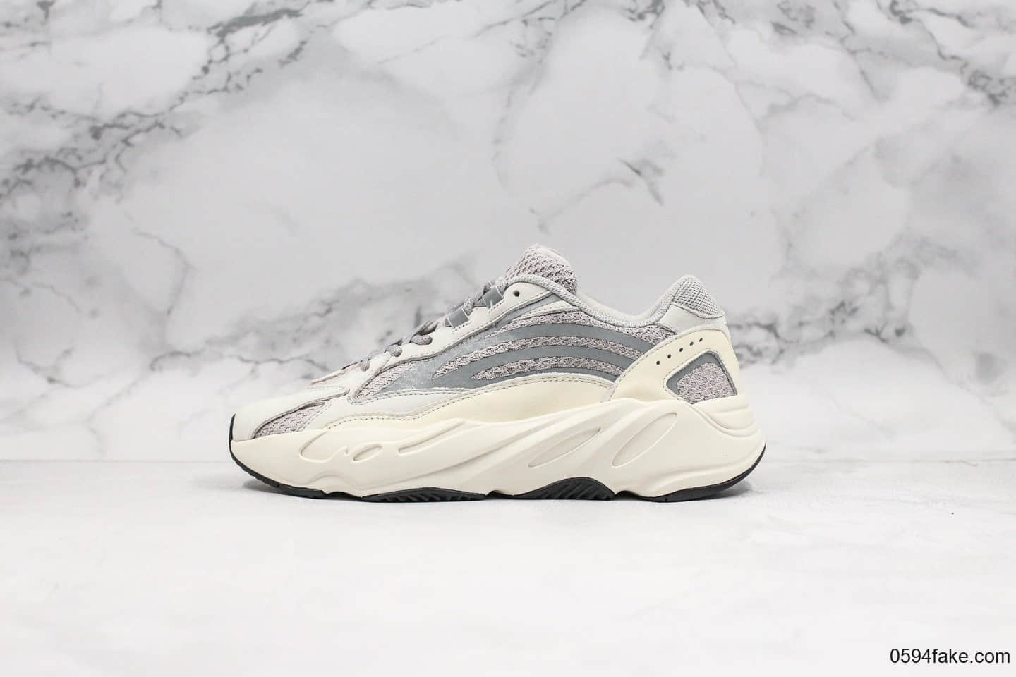 阿迪达斯Adidas Originals Yeezy Boost 700V2 Static椰子700白灰ZG纯原版全掌原厂巴斯夫大底进口贝利原厂皮料低趴姿态老爹鞋 货号：EF2829