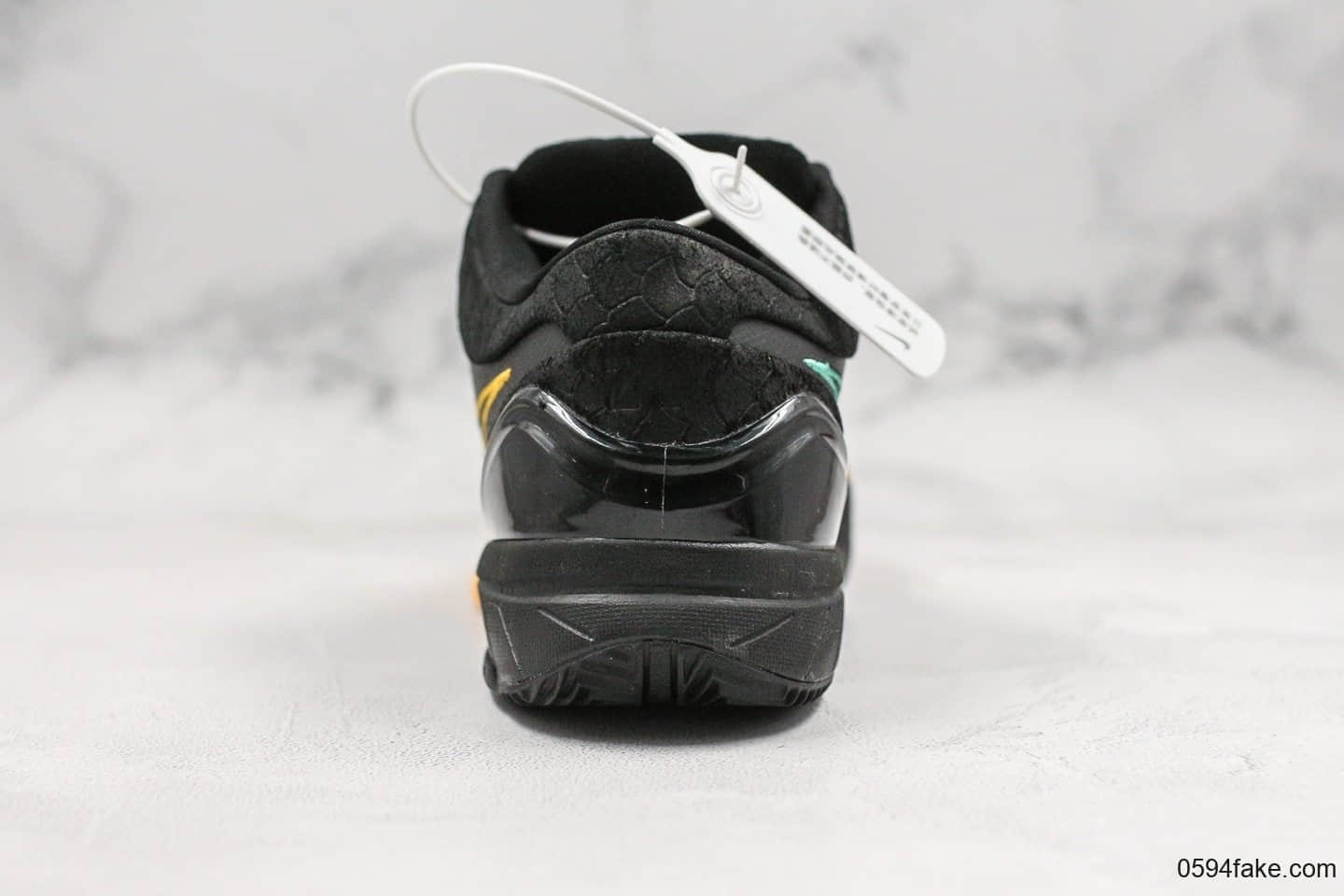 耐克Nike Zoom Kobe 4纯原真碳版本科比4代美国国家篮球队配色专业实战篮球鞋 货号：AV6339-002