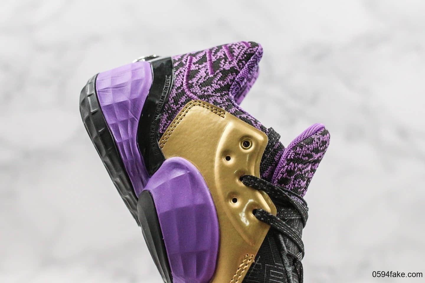 阿迪达斯Adidas Harden Vol. 4 GCA Lightsaber x Star Wars哈登4代义军紫色光剑星球大战联名限定款男子篮球鞋 货号：EH2456