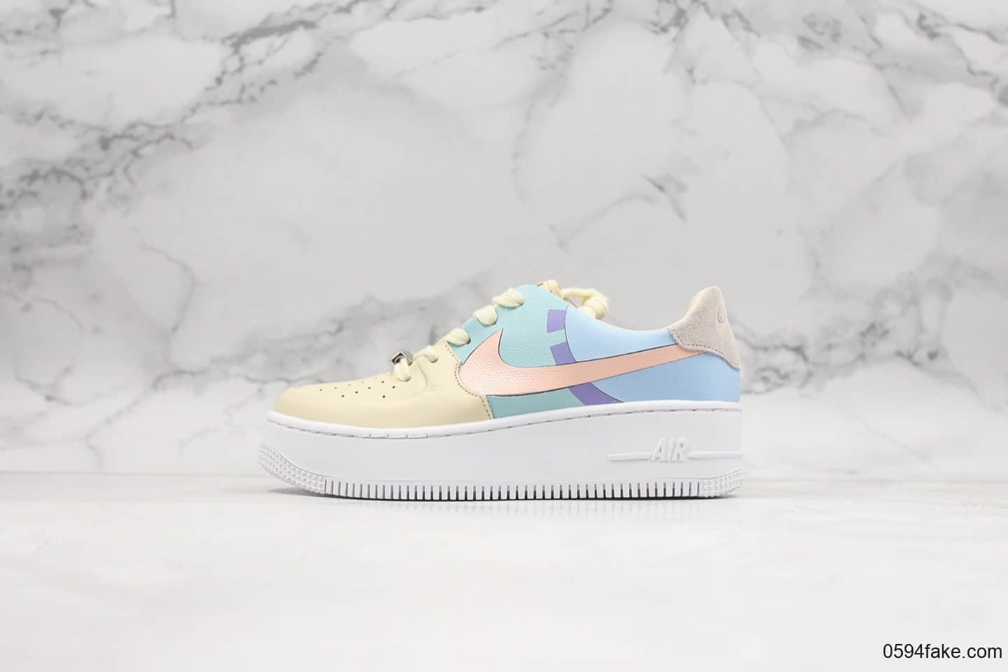 耐克Nike Air Force 1 Shadow纯原版本女子空军一号篮球场涂鸦元素厚底增高鞋糖果拼接内置气垫 货号：BV1976-002