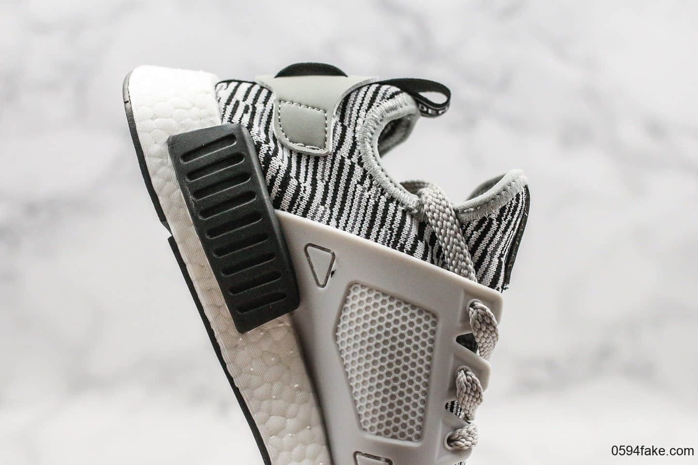 阿迪达斯Adidas NMD Primeknit Boost Runner Solid Grey XR_1爆米花系列运动鞋公司级版本浅灰白黑斑驳NMD针织透气鞋 货号：BY1910