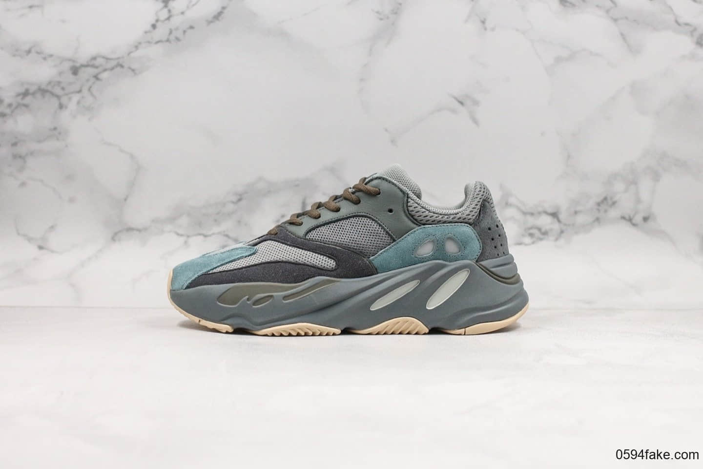 阿迪达斯adidas Yeezy Boost 700 Teal Blue纯原金标版本椰子700全新配色原厂巴斯夫中底网布搭配麂皮鞋面原档案数据开发复古老爹鞋 货号：FW2499